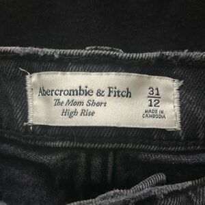 Black Abercrombie & Fitch the mom short high rise size 31/12